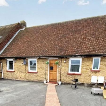 4 Bedroom Property Which Sleeps 8 Very Close To The Harry Potter Studio And Watford Junction Zewnętrze zdjęcie