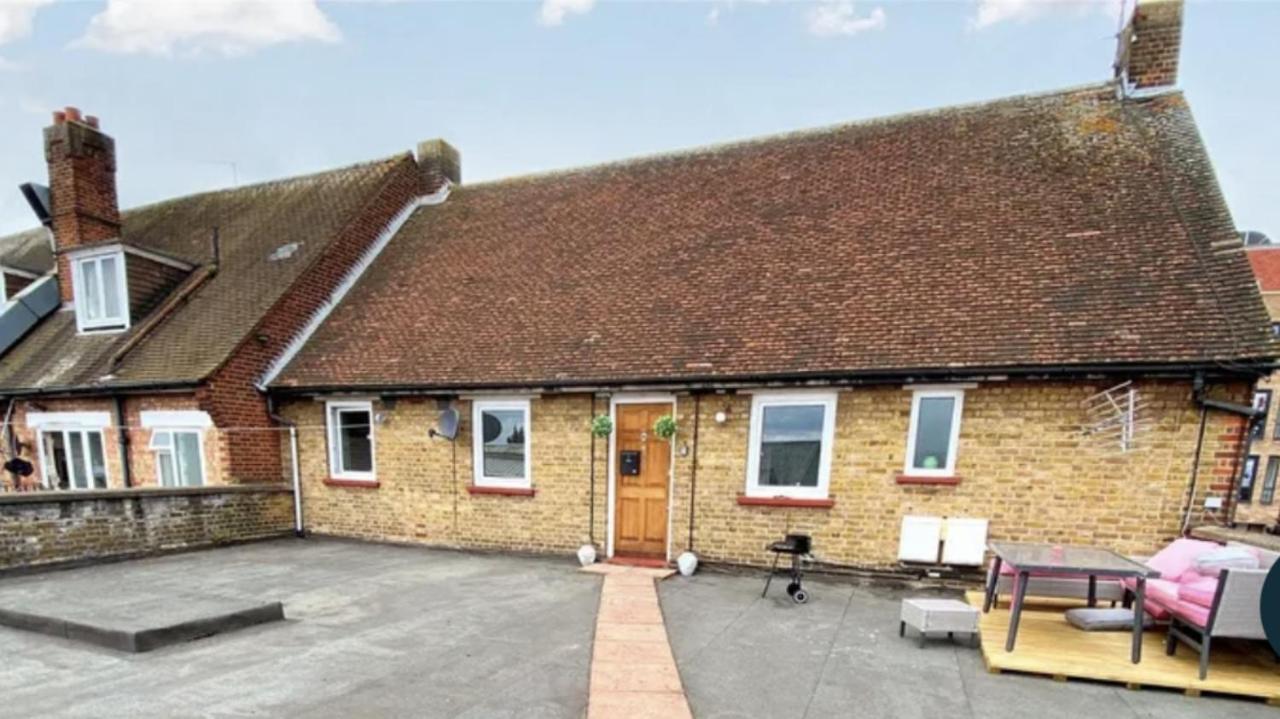 4 Bedroom Property Which Sleeps 8 Very Close To The Harry Potter Studio And Watford Junction Zewnętrze zdjęcie